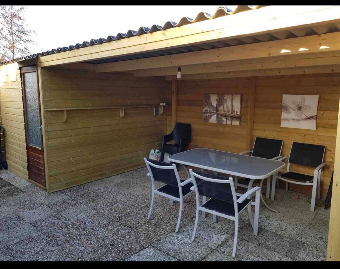 Cozy Chalet In Opmeer Near Amsterdam And Beach Екстериор снимка