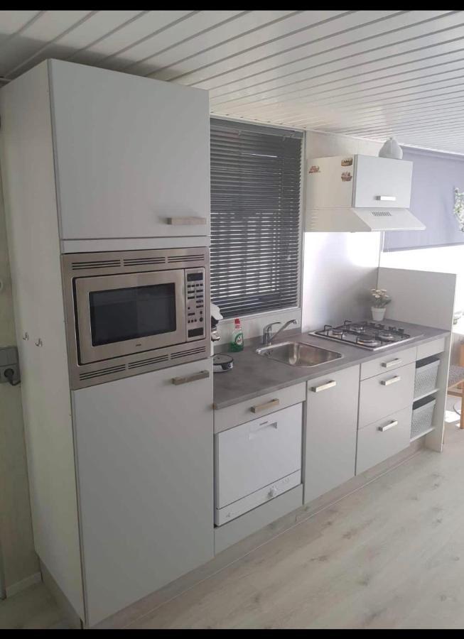 Cozy Chalet In Opmeer Near Amsterdam And Beach Екстериор снимка