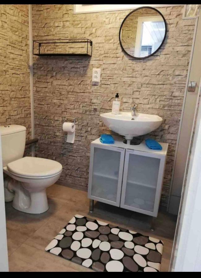 Cozy Chalet In Opmeer Near Amsterdam And Beach Екстериор снимка