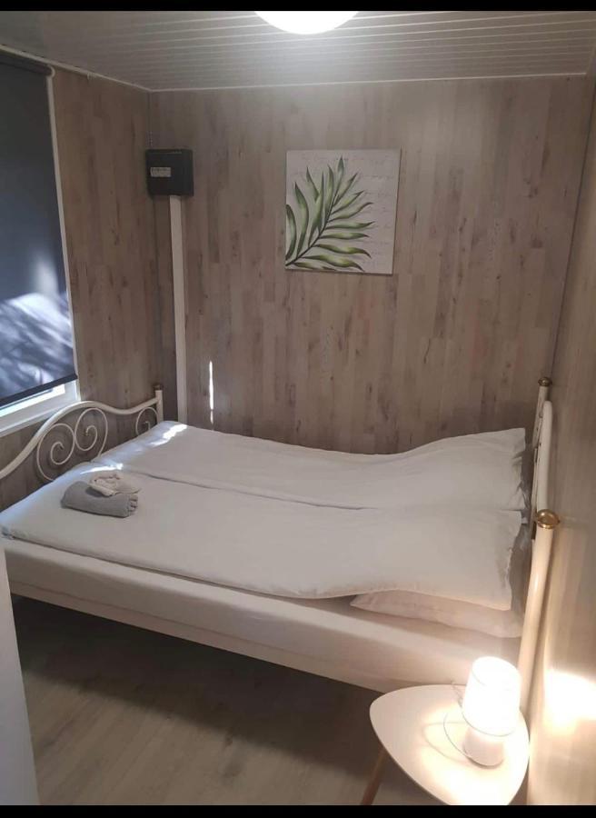 Cozy Chalet In Opmeer Near Amsterdam And Beach Екстериор снимка